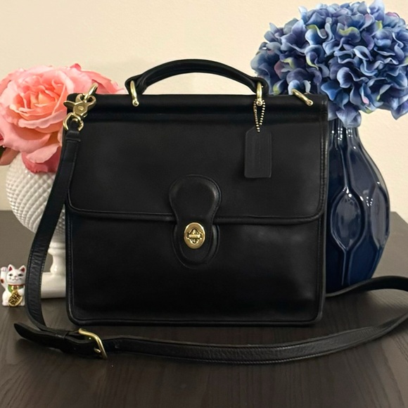 Coach Handbags - Vintage Coach Black Willis Bag 9927